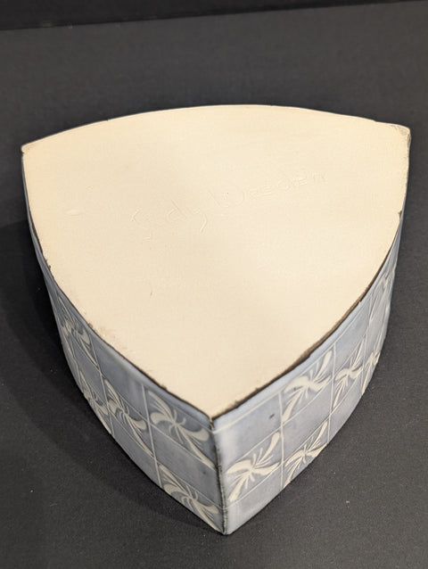 Triangle Garlic Keeper