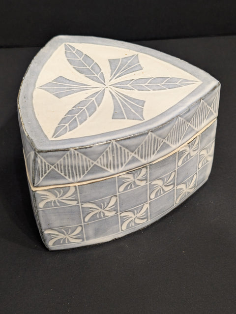 Triangle Garlic Keeper