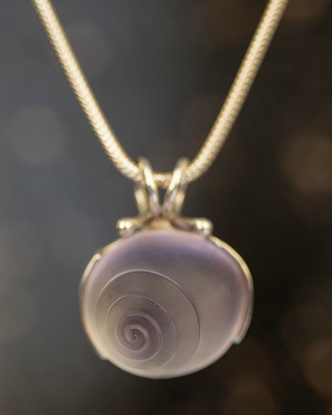 Snail in Light Amethyst