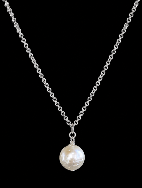 Judy McPhee pearl necklace with silver chain close up detail