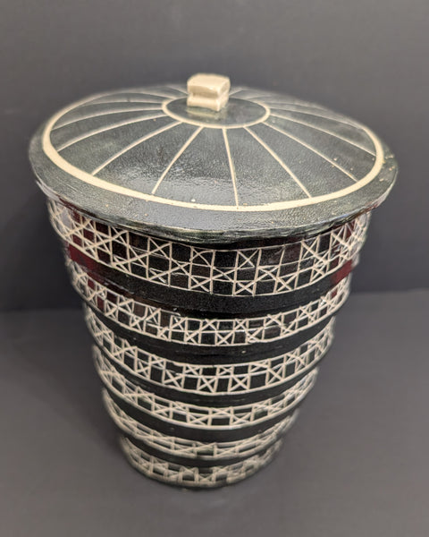 Beehive Pot with Lid