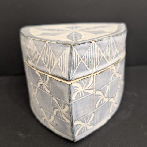 Triangle Garlic Keeper