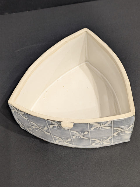 Triangle Garlic Keeper