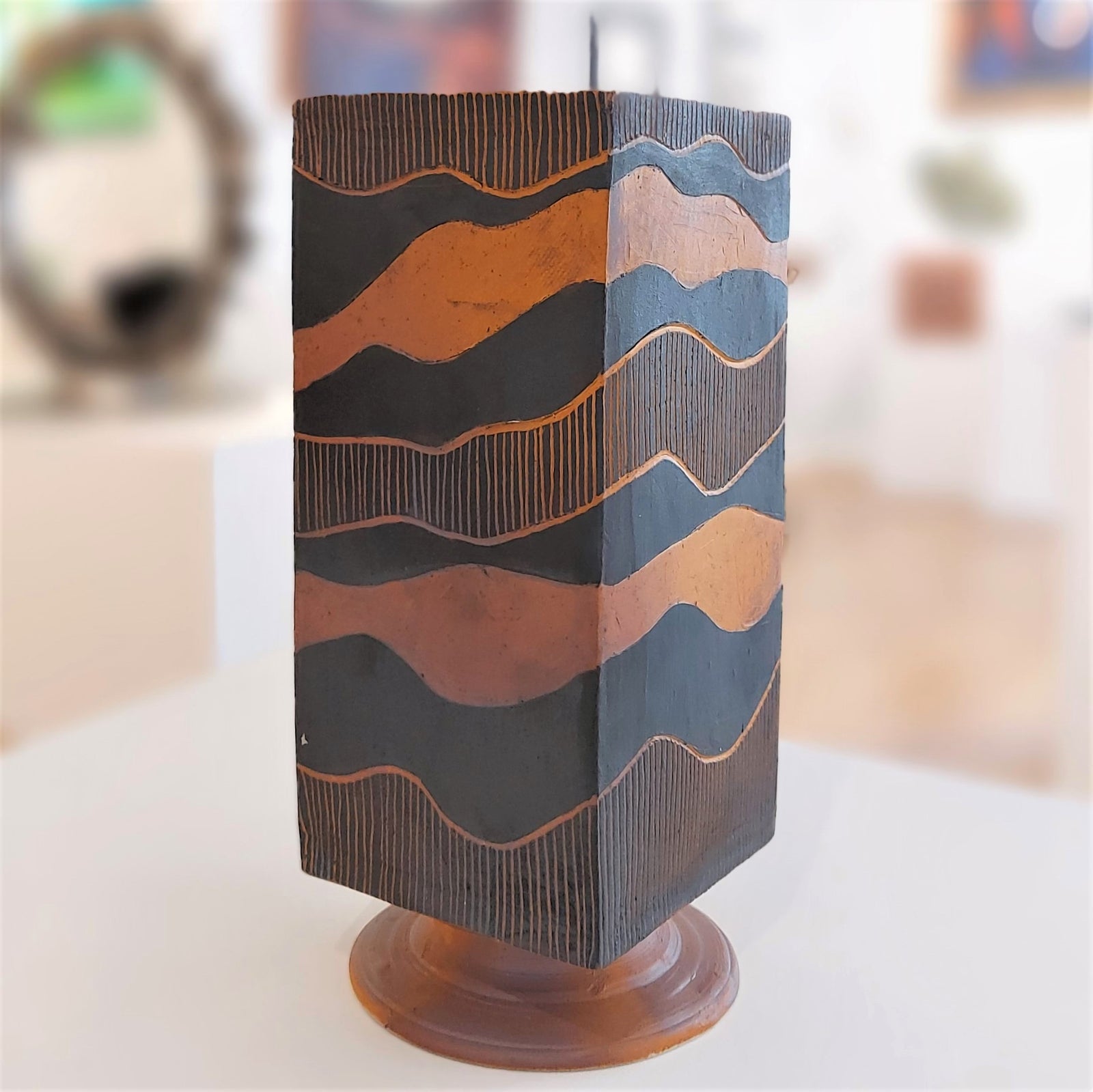 Flower Block Vase - Black/Tan