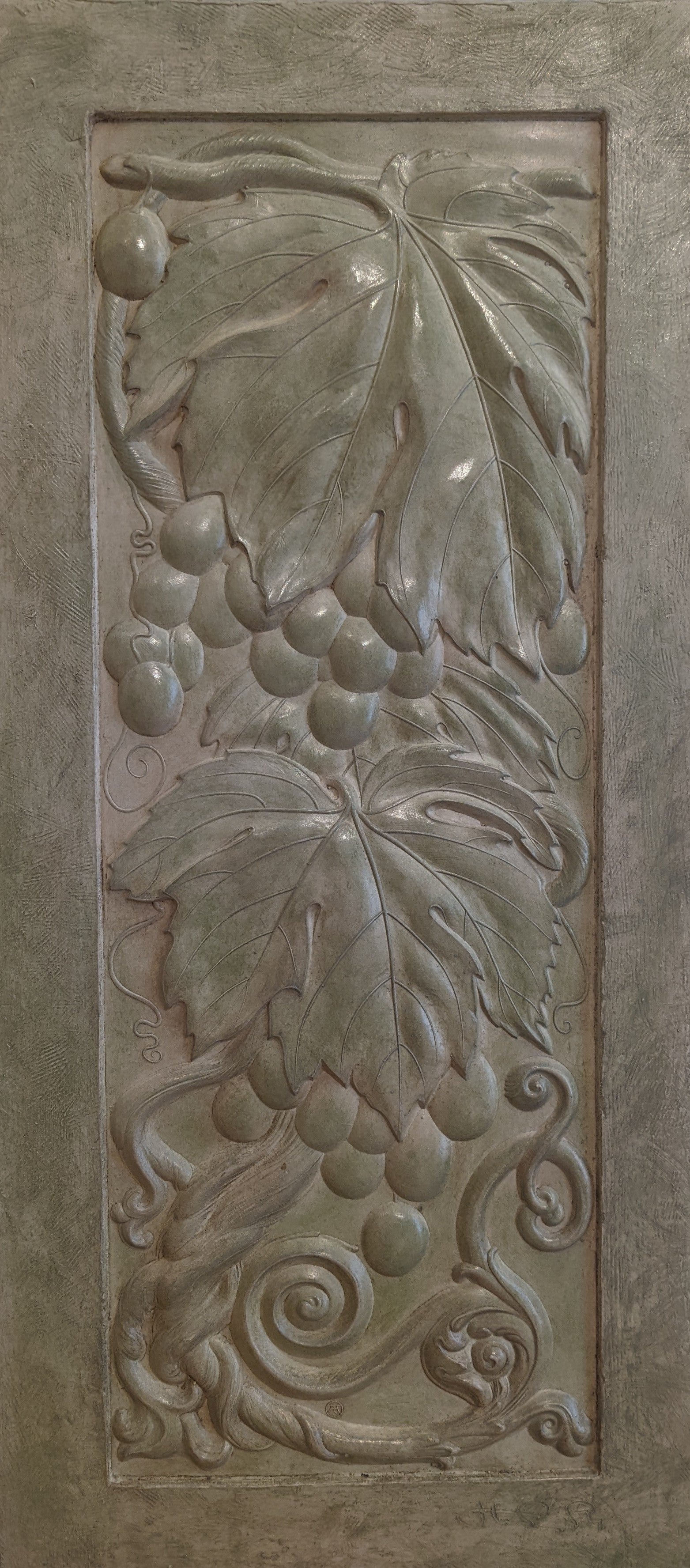 Stone Cast Grape Vine Plaque