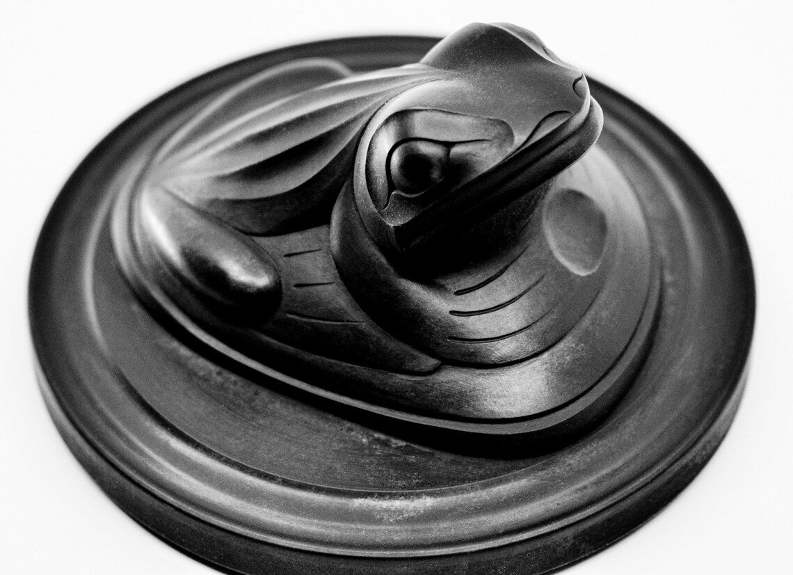 Black Stone Frog on Moon Disk